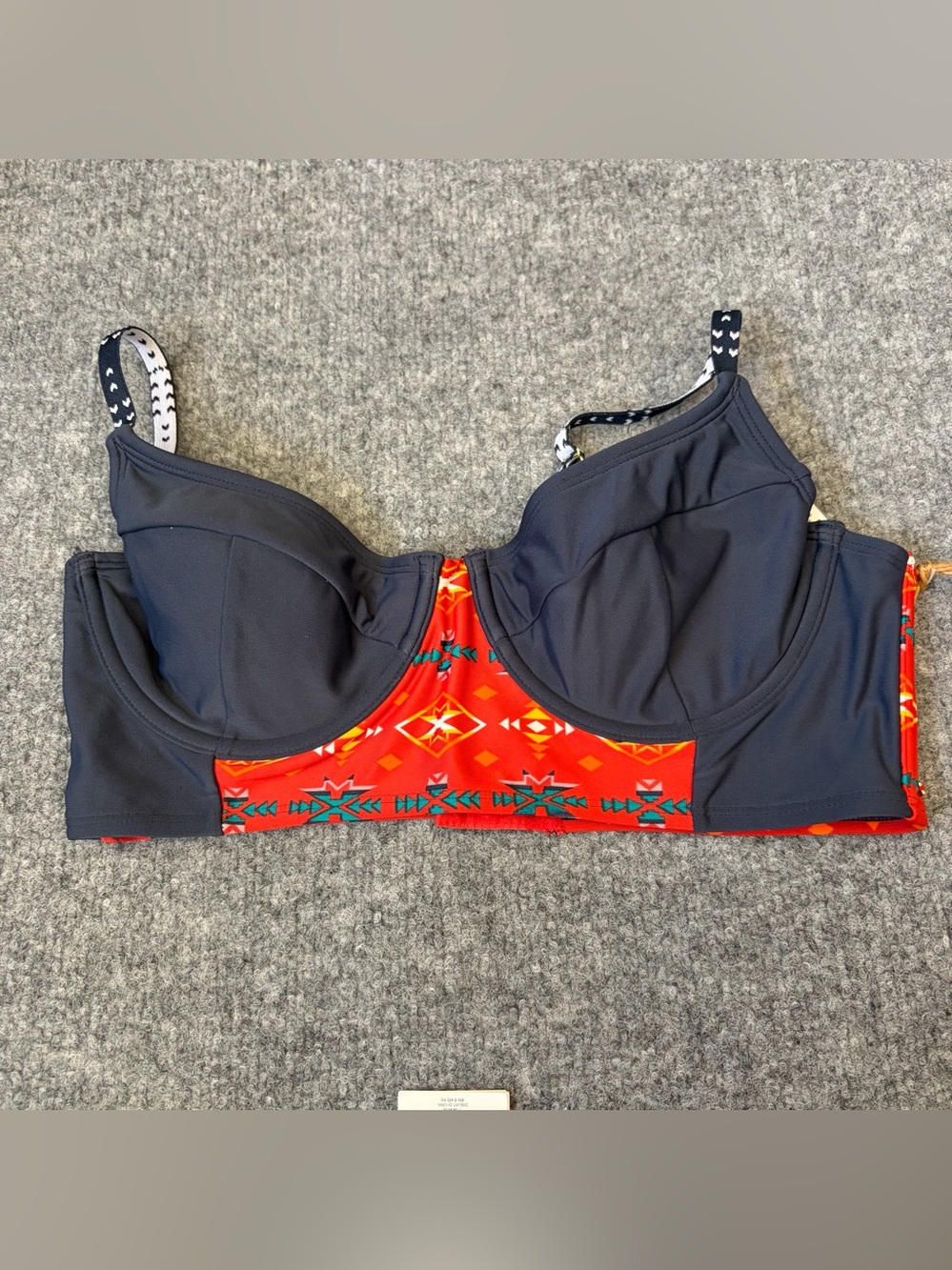 Roxy Red and Navy Tribal High-Waist Bikini Set TOP Sz L BOTTOM Sz S - Picture 7 of 15